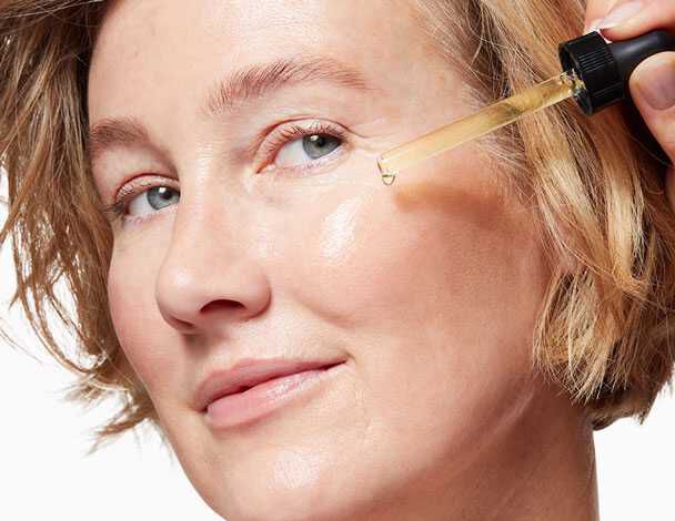 What Causes Fine Lines + Wrinkles Image