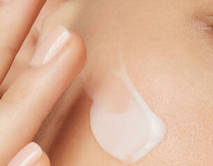 HOW TO PAIR NIACINAMIDE & RETINOL IN YOUR ROUTINE